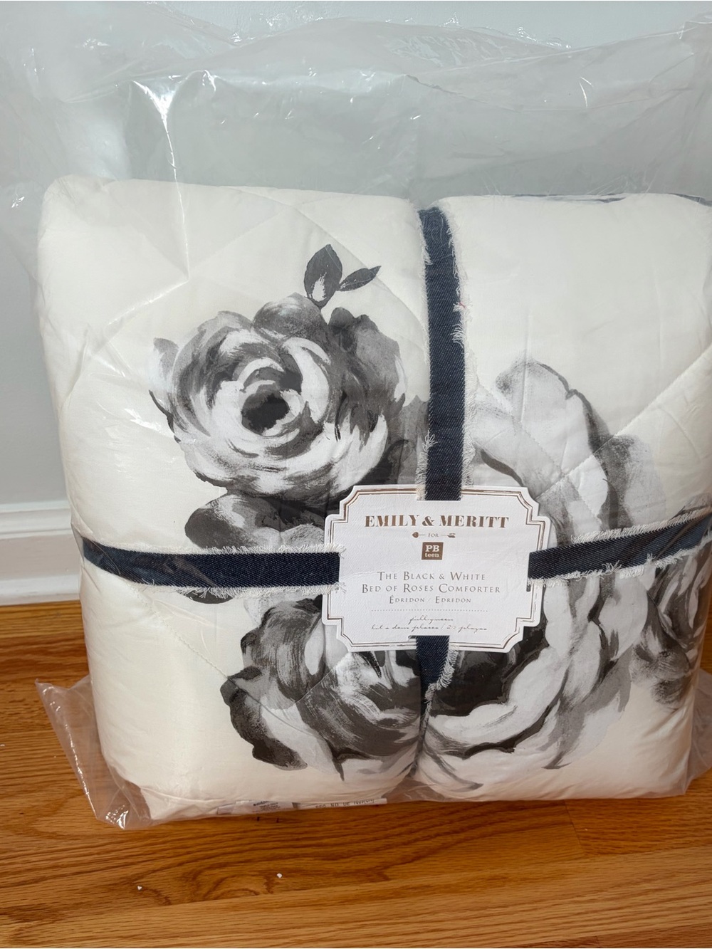 Pottery Barn Teen Black and White Rose Comforter